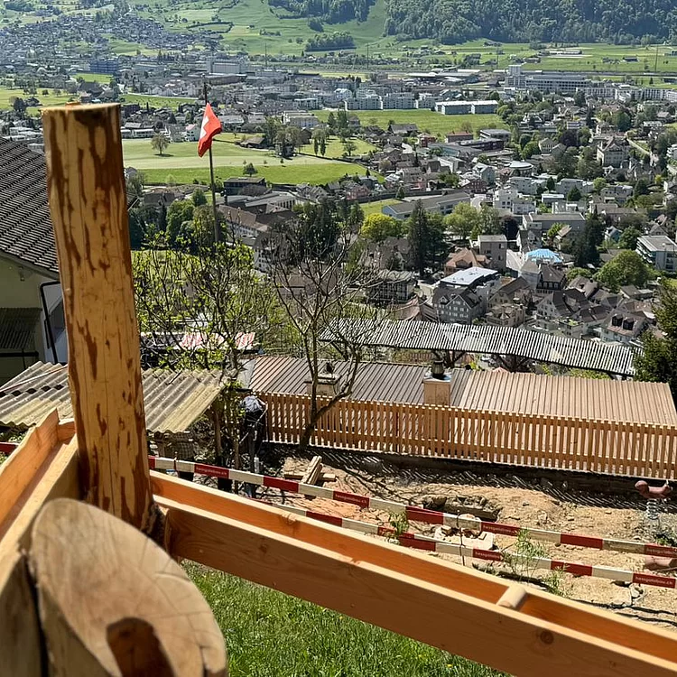 Holz-Erlebnis-Spielplatz Nussbäumli