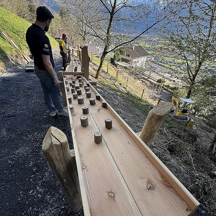 Holz-Erlebnis-Spielplatz Nussbäumli