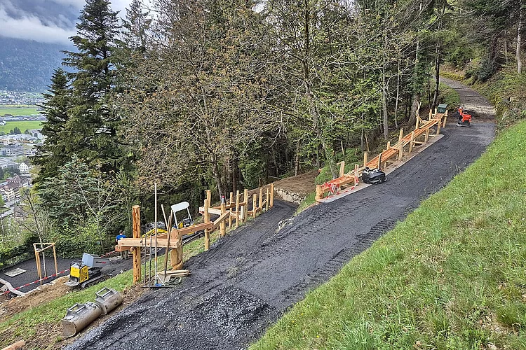 Holz-Erlebnis-Spielplatz Nussbäumli